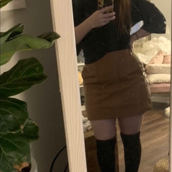 ✨Faux leather mini skirt - Picture 4 of 5